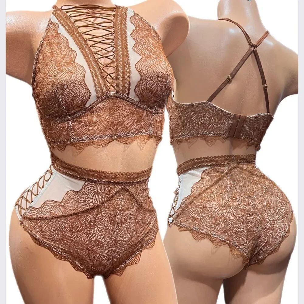 Victoria’s Secret Set Very sexy High Neck lace up bralette Bra & Cheeky panty M